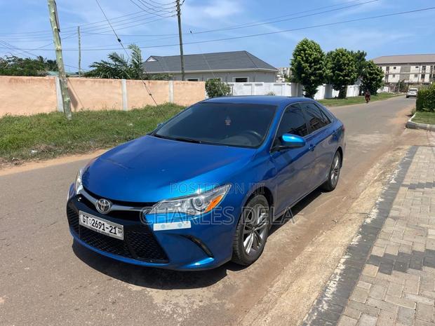 Toyota Camry LE 4dr Sedan (2.5L 4cyl 6A) 2017 Blue