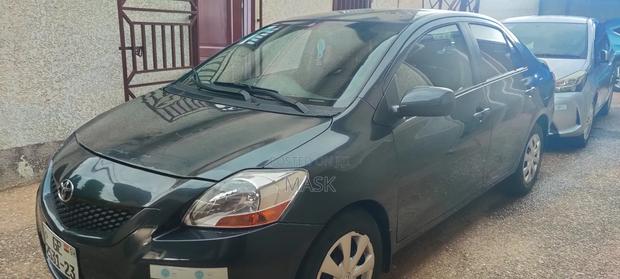 Toyota Yaris Base Sedan 4dr 2010