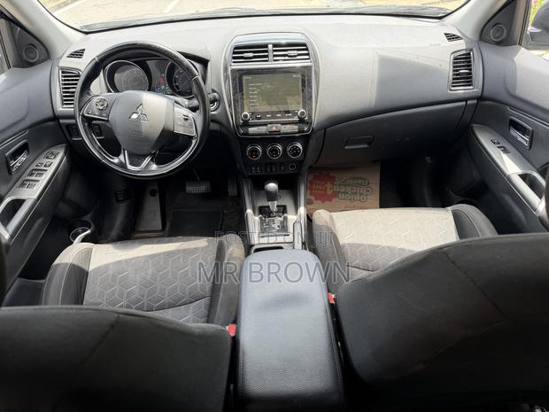 Mitsubishi Outlander Sport SE 2021 Gray