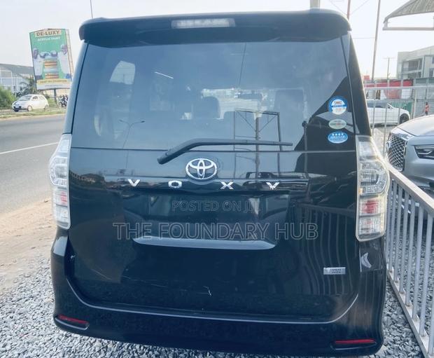 Toyota Voxy 2013 Black