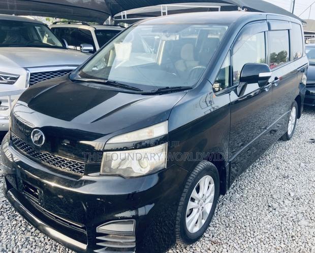 Toyota Voxy 2012 Black