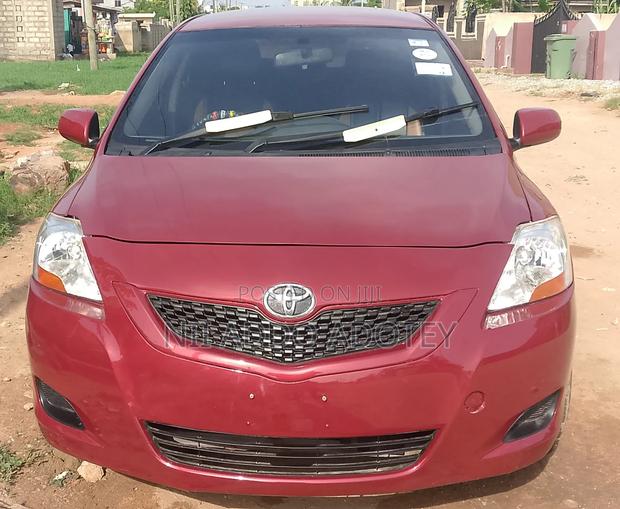 Toyota Yaris 2018 Red