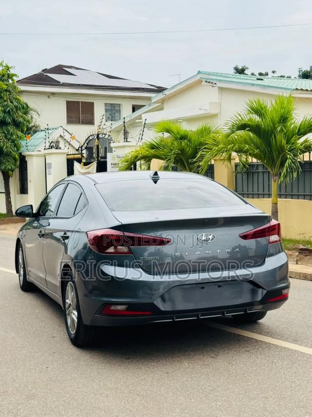 Hyundai Elantra SE 2019 Silver