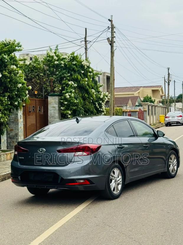 Hyundai Elantra SE 2019 Silver