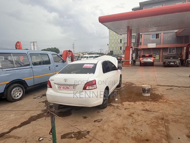 Toyota Belta 2010 White