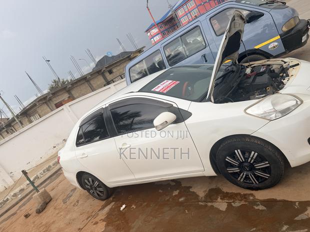 Toyota Belta 2010 White