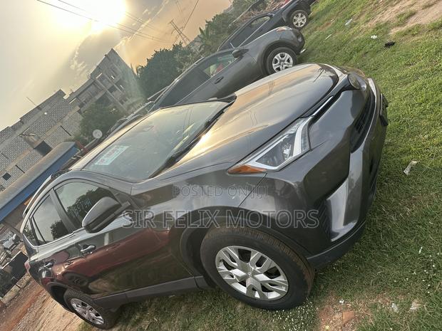 Toyota RAV4 XLE 4dr SUV AWD (2.5L 4cyl 6A) 2018 Gray