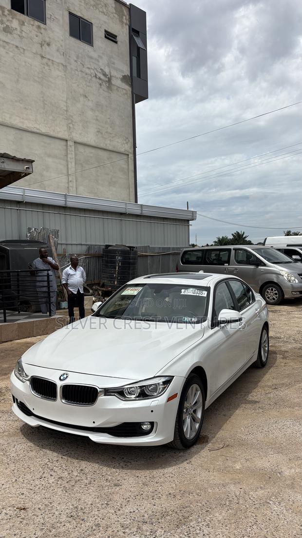 BMW 320i Sedan RWD 2018 White