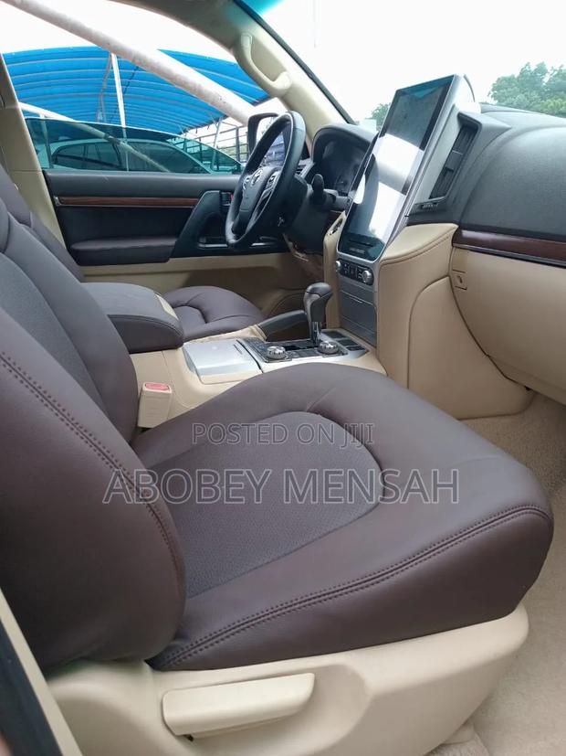 Toyota Land Cruiser 5.7 V8 GXR 2017 Black