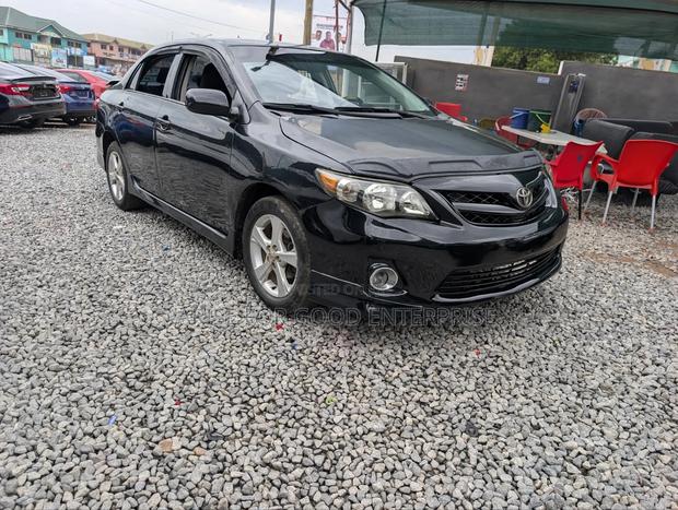 Toyota Corolla LE 4dr Sedan (1.8L 4cyl 4A) 2012 Black