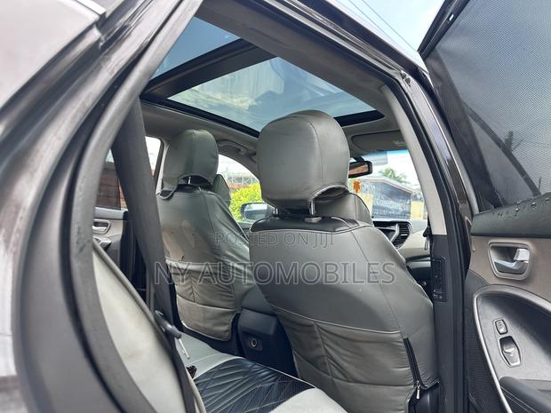 Hyundai Santa Fe Limited AWD 2017 Brown