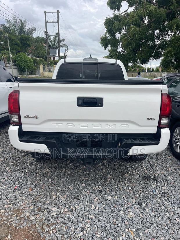Toyota Tacoma 2019 White