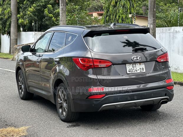 Hyundai Santa Fe Limited AWD 2017 Brown