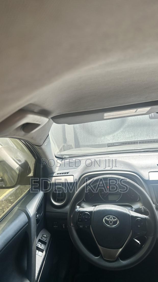 Toyota RAV4 LE 4dr SUV AWD (2.5L 4cyl 6A) 2015 Gray