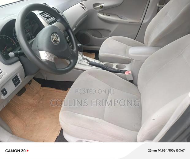Toyota Corolla LE 4dr Sedan (1.8L 4cyl 4A) 2013 Gray