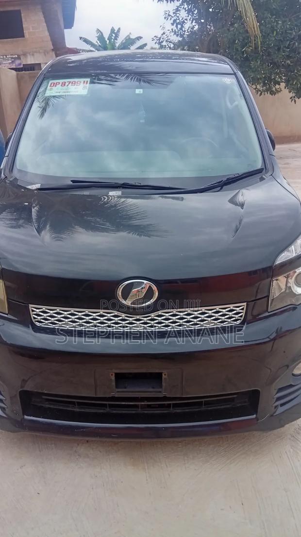Toyota Voxy 2010 Black