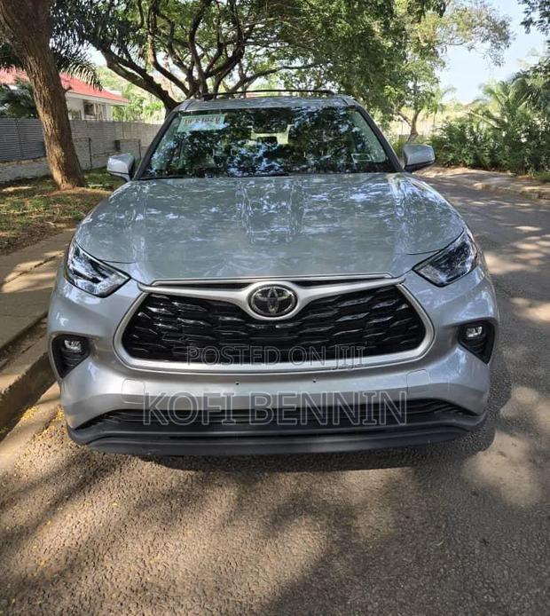 Toyota Highlander XSE 2022 Silver