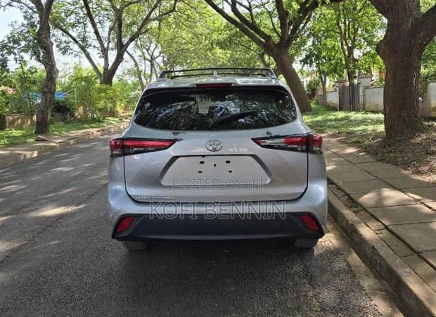 Toyota Highlander XSE 2022 Silver