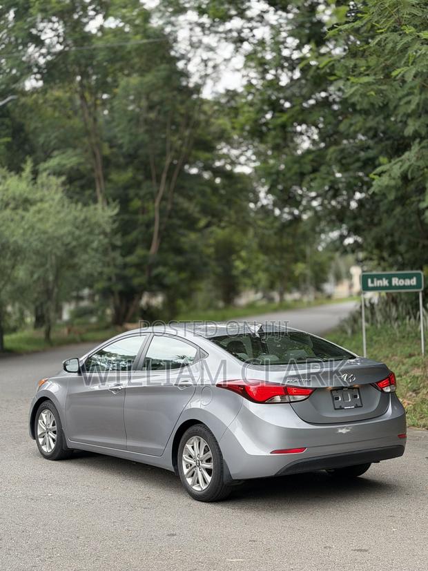 Hyundai Elantra SE Sedan FWD (1.8L 4cyl 6A) 2016 Silver