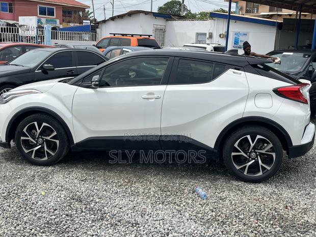 Toyota C-HR LE FWD 2020 White