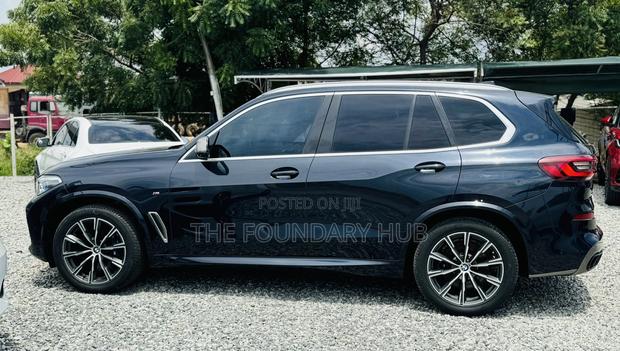 BMW X5 2021 Blue