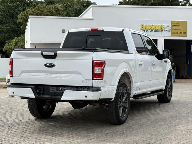 Ford F-150 Lariat 4x4 SuperCab Styleside 8 ft. box 163 in. WB 2018
