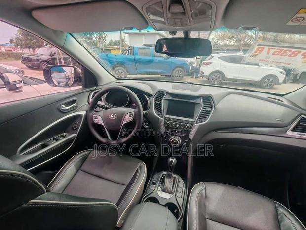 Hyundai Santa Fe SE FWD 2017 White