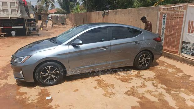 Hyundai Elantra 2019 Gray