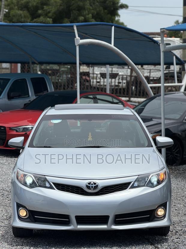 Toyota Camry 2014 Silver