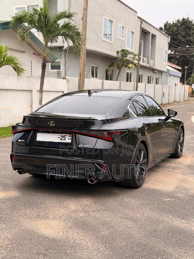 Lexus IS 2022 Black