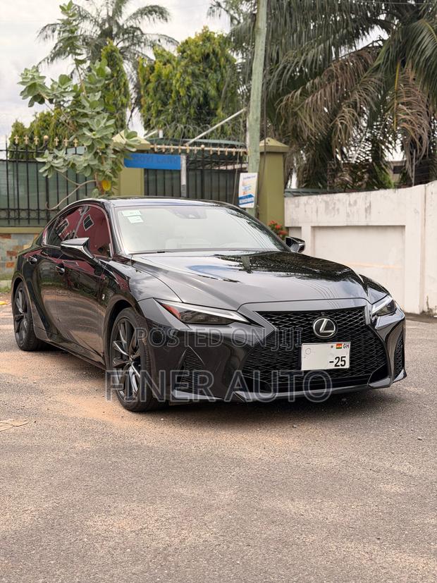 Lexus IS 2022 Black