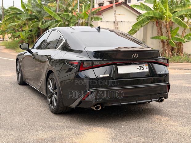Lexus IS 2022 Black