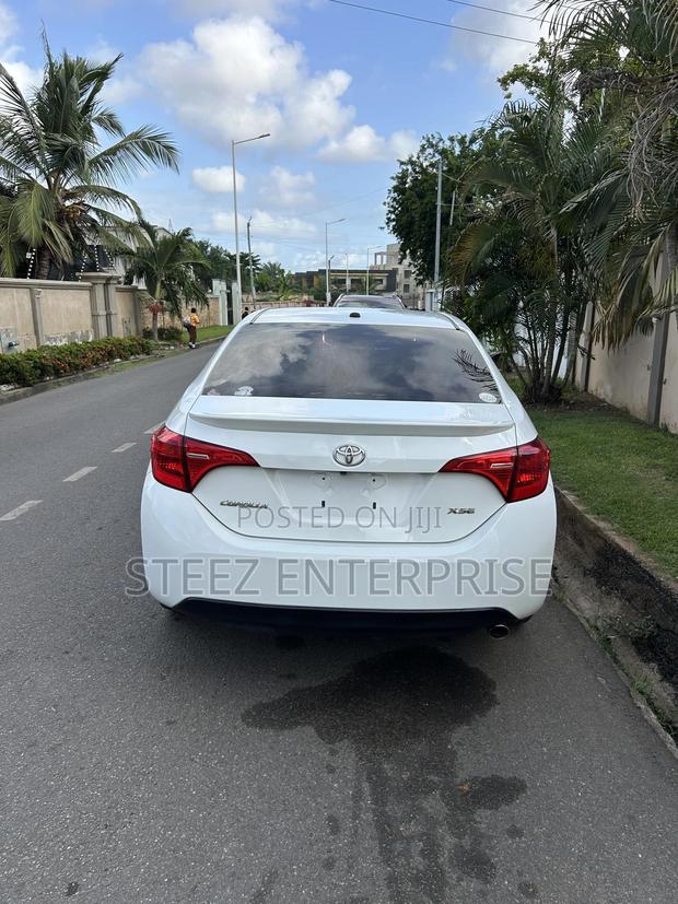 Toyota Corolla XSE 4dr Sedan (1.8L 4cyl CVT) 2017 White