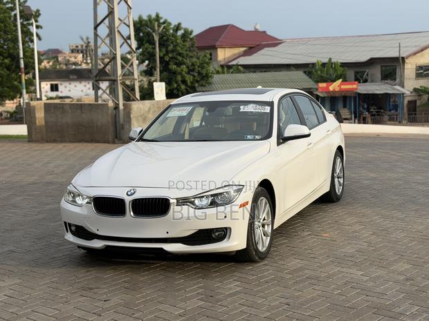 BMW 320i Sedan RWD 2019 White