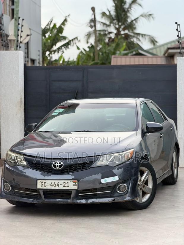 Toyota Camry SE 4dr Sedan (2.5L 4cyl 6A) 2013
