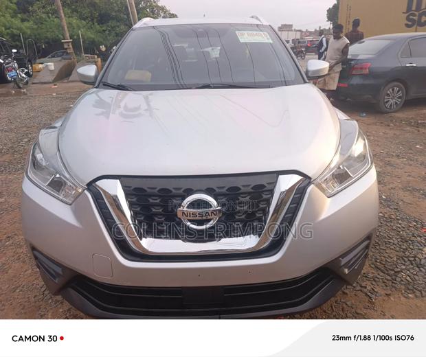 Nissan Kicks 2022 Silver