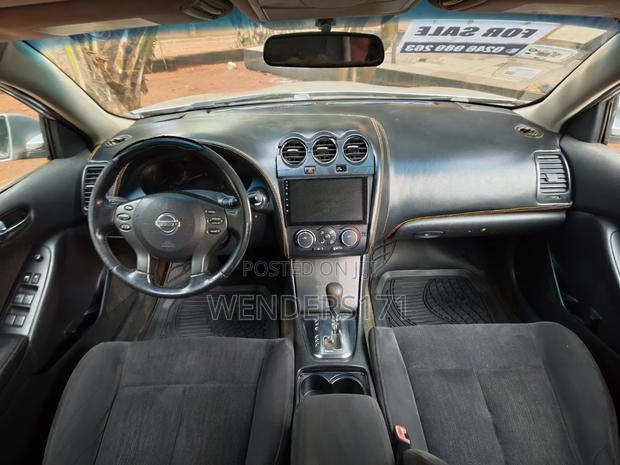 Nissan Altima 2.5 S Sedan 2011 Gray