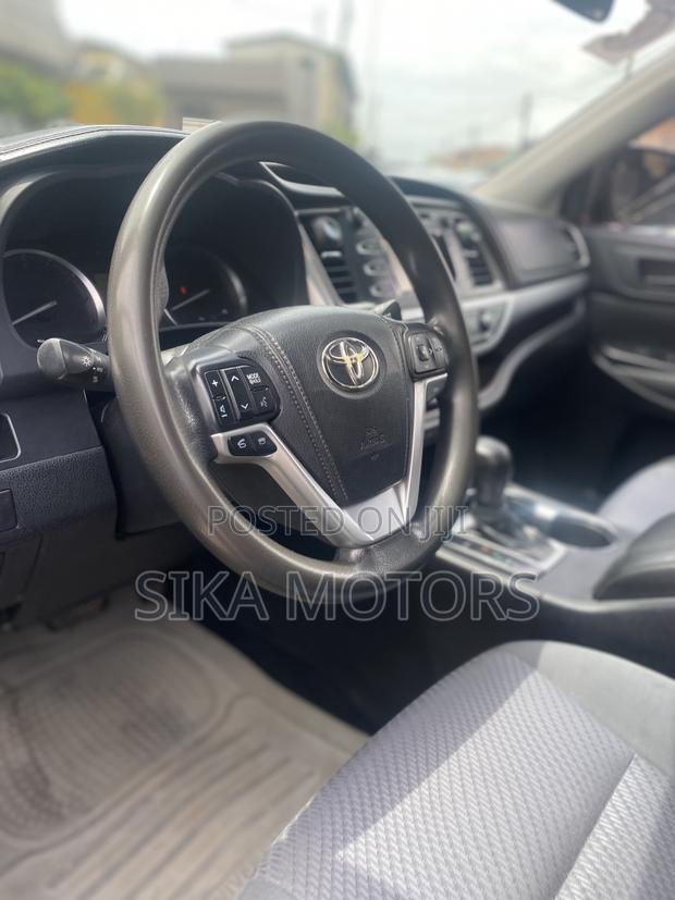 Toyota Highlander 2016