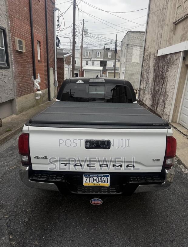 Toyota Tacoma 2019 White
