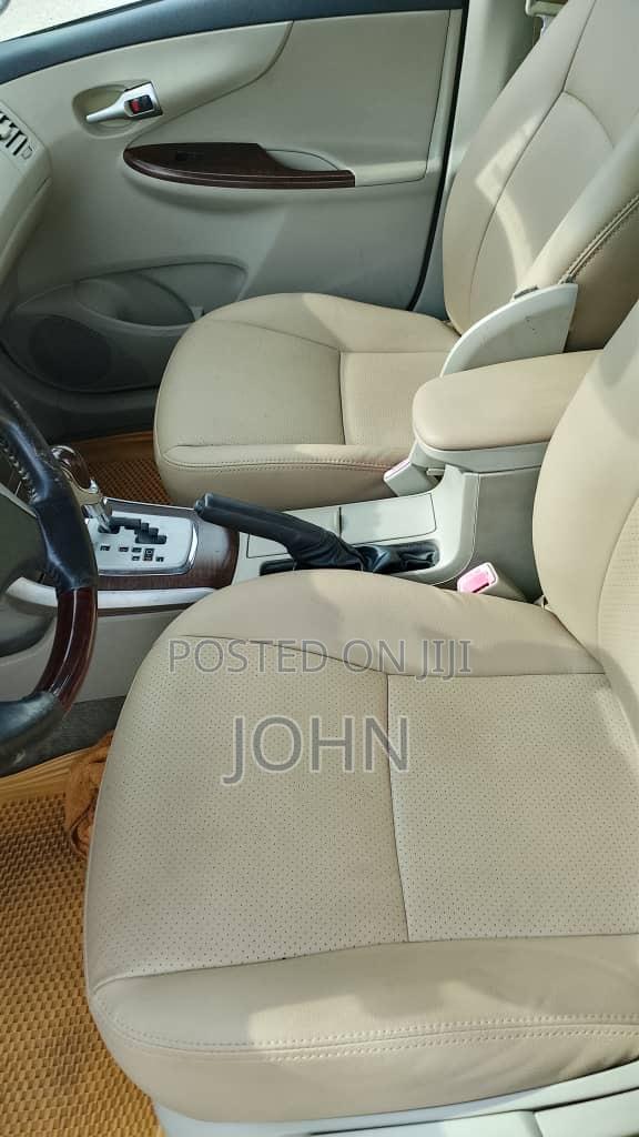 Toyota Corolla Altis 2012 White
