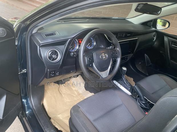 Toyota Corolla LE Eco (1.8L 4cyl 2A) 2019 Blue