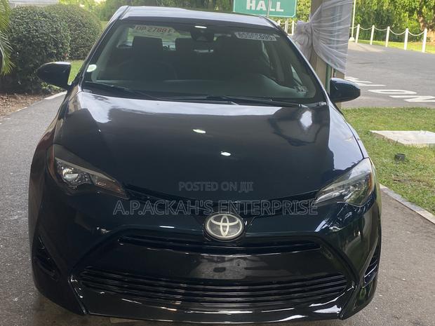 Toyota Corolla LE Eco (1.8L 4cyl 2A) 2019 Blue