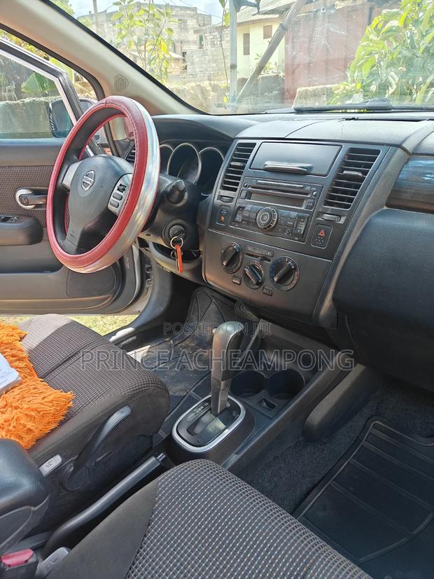Nissan Versa 2013 Silver