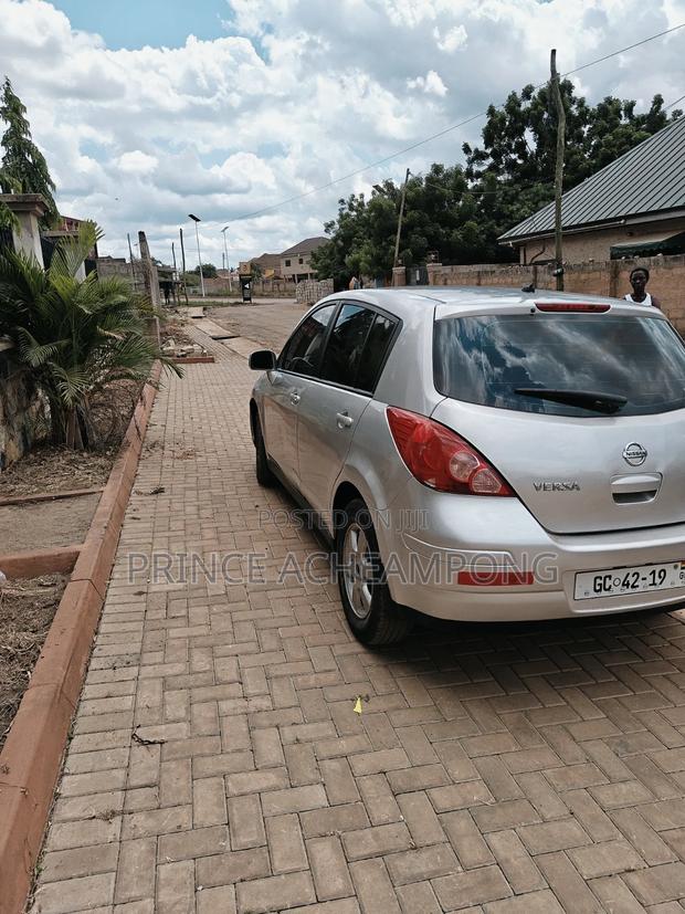 Nissan Versa 2013 Silver