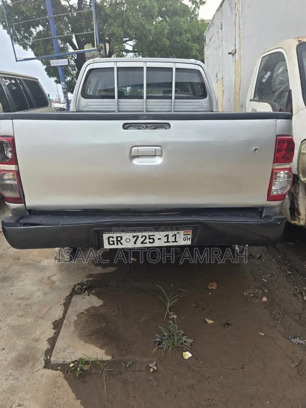 Toyota Hilux 2.0 VVT-i 2011 Silver