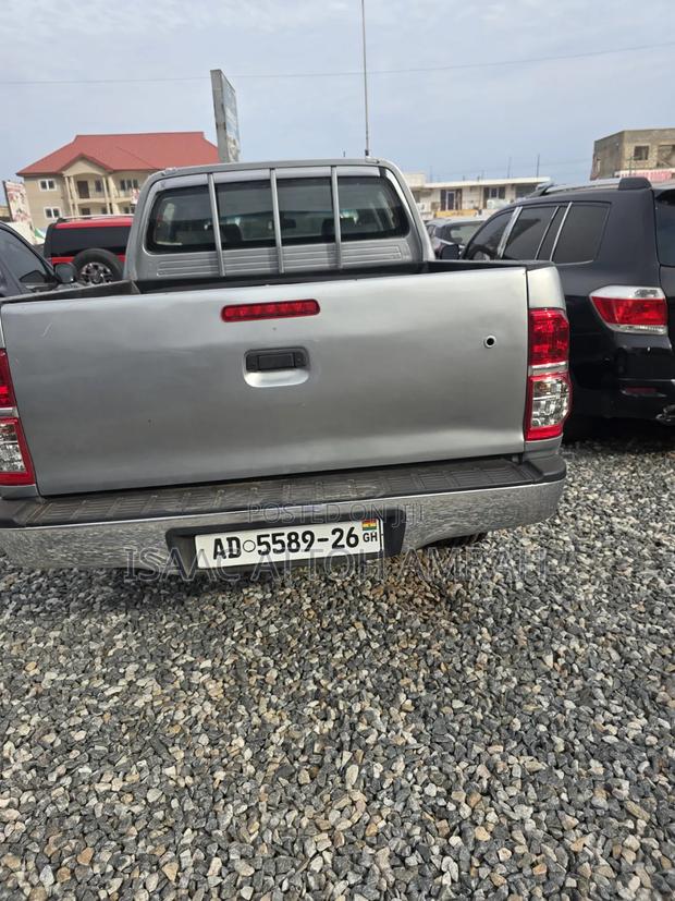 Toyota Hilux 3.0 D-4D 4x4 2014 Gray