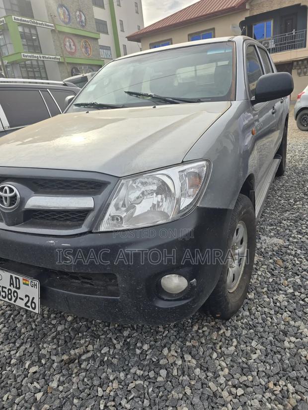 Toyota Hilux 3.0 D-4D 4x4 2014 Gray