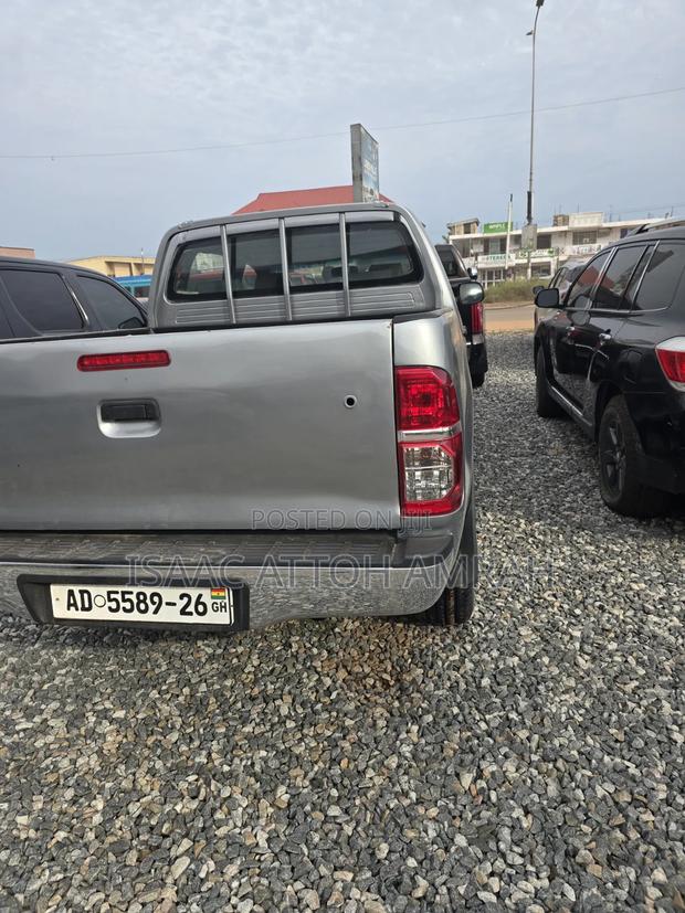 Toyota Hilux 3.0 D-4D 4x4 2014 Gray