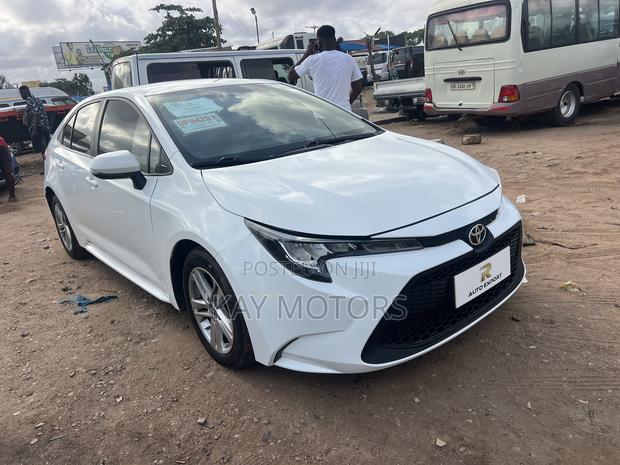 Toyota Corolla SE 2022 White
