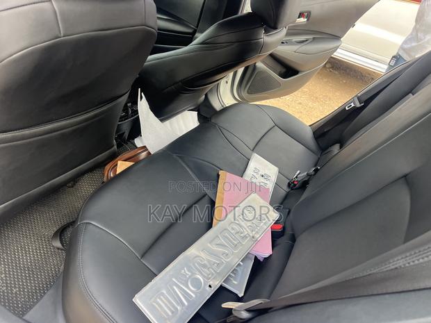 Toyota Corolla SE 2022 White